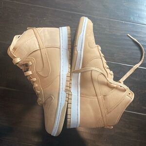 Tan Nike Dunks